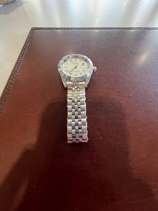 Reloj Nuevo Plata y Blanco