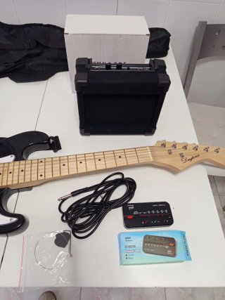 Memphis 19STB Mini Stratocaster Eléctrica NUEVA!!