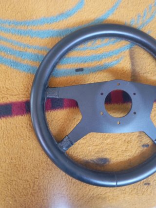 Volante deportivo similar Raid Turbo