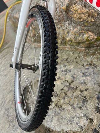 Bici Woom 4 (20 pulgadas) !Como nueva!