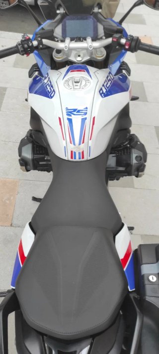 BMW R1250RS Azul, Rojo y Blanco