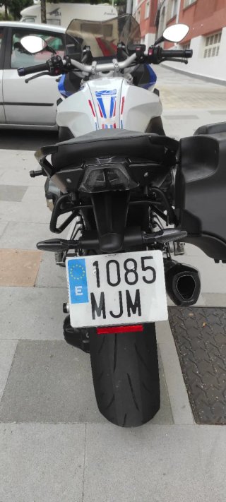 BMW R1250RS Azul, Rojo y Blanco