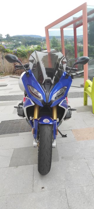 BMW R1250RS Azul, Rojo y Blanco