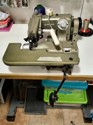 Máquina Singer puntada invisible