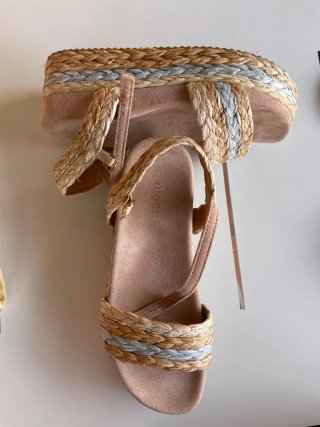 Sandalias esparto cuña Virucci beige multicolor