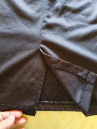 Falda negra acolchada elástica talla M