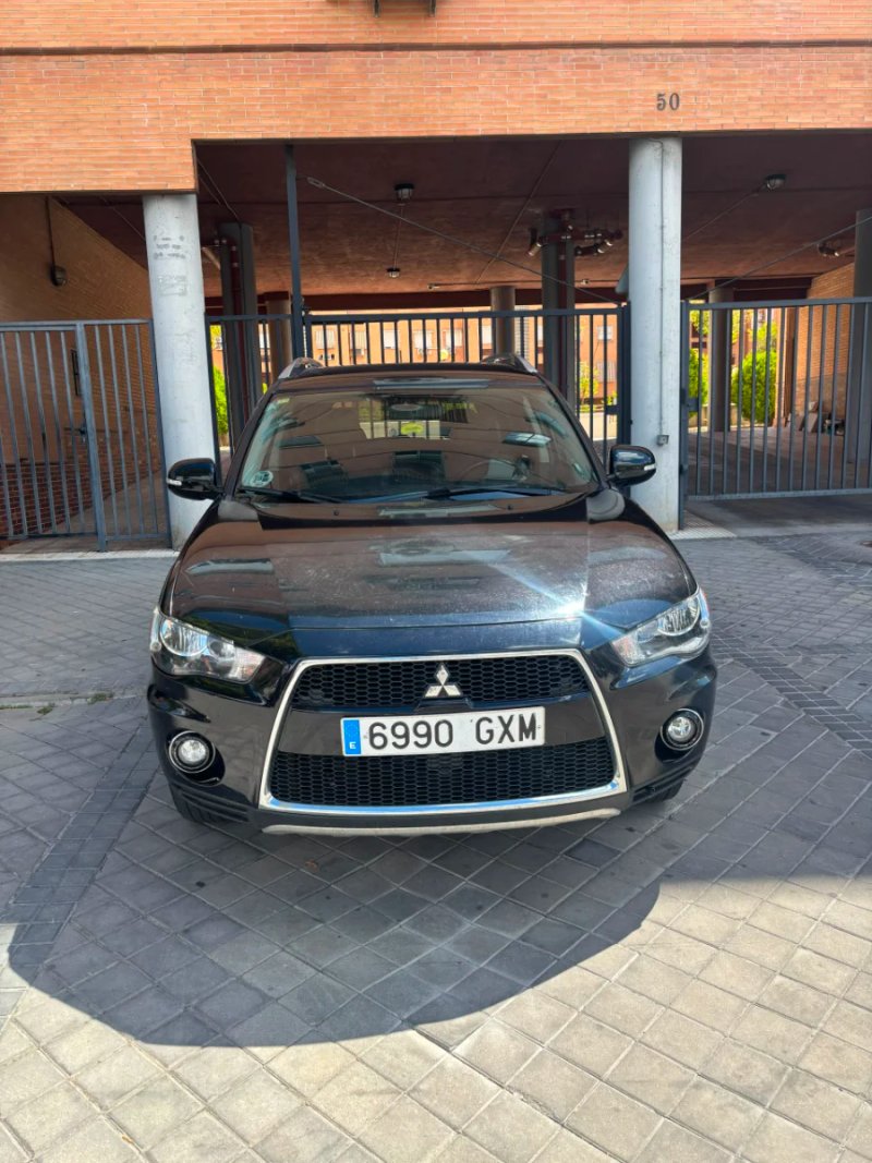 Mitsubishi Outlander 2010 - foto 1