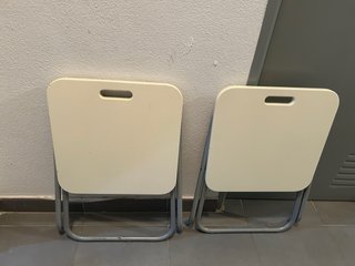 Taburetes plegables Ikea beige/gris
