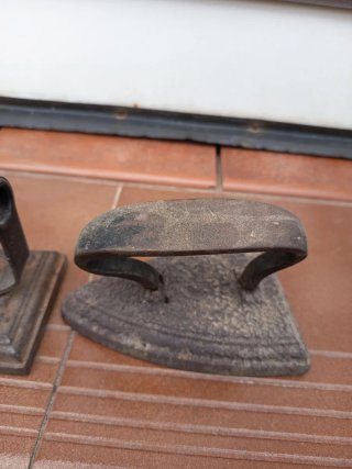 2 Planchas antiguas de hierro