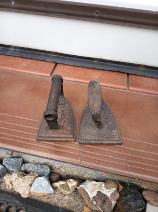 2 Planchas antiguas de hierro