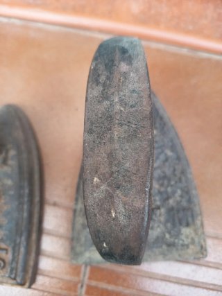 2 Planchas antiguas de hierro