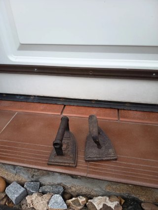 2 Planchas antiguas de hierro
