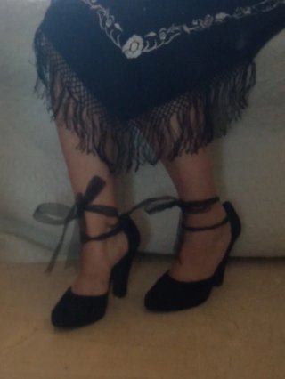 Tacones de piel ante negro