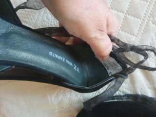 Tacones de piel ante negro