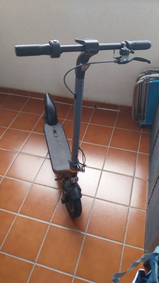 Patinete eléctrico adulto marca cecotec bongo.