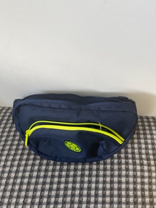 Gorra y riñonera adidas Colombia originales