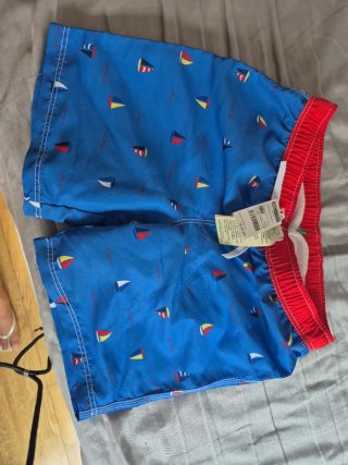 Bañador niño estampado barcos. Benetton. Nuevo.
