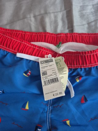 Bañador niño estampado barcos. Benetton. Nuevo.