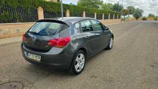 Opel Astra 2011