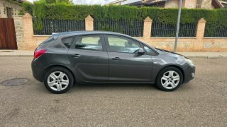 Opel Astra 2011