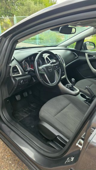 Opel Astra 2011