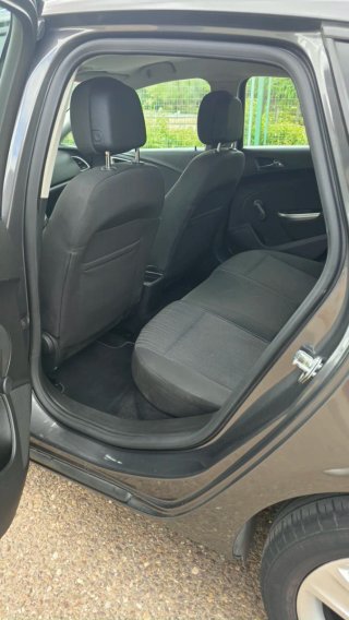 Opel Astra 2011