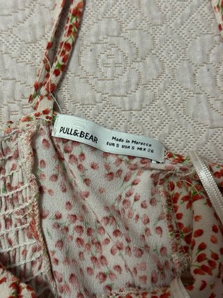 Mono Pull&Bear crema y rojo