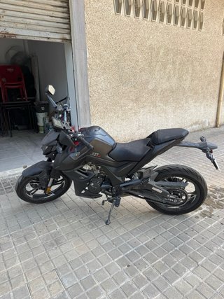 Zontes u125 Naked Negra y Roja