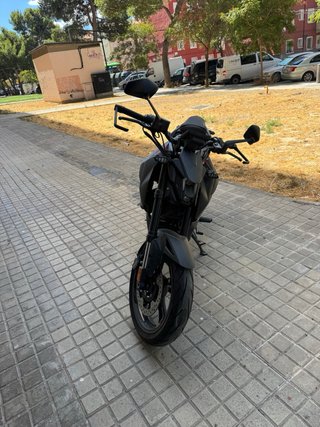 Zontes u125 Naked Negra y Roja