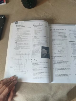 Libro de 3eso de inglés y está plastificado