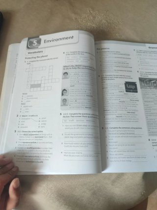 Libro de 3eso de inglés y está plastificado