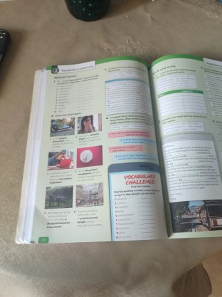 Libro de 3eso de inglés y está plastificado