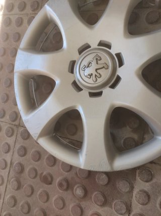 Tapacubos Peugeot 107