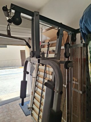 Máquina de gimnasio multiestación