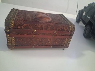 Antiguo Cofrecito Caja Musical Grabada