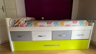 Dormitorio juvenil verde, blanco y gris