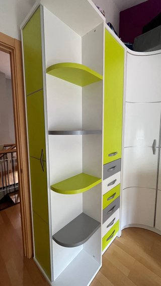 Dormitorio juvenil verde, blanco y gris