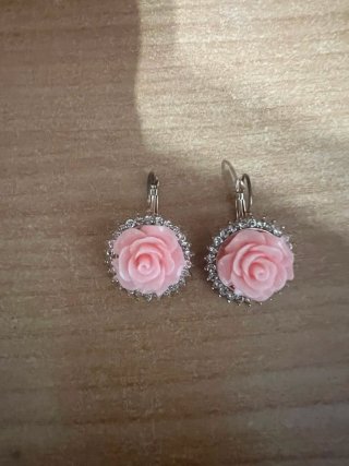 Orecchini rosa con rose e zirconi
