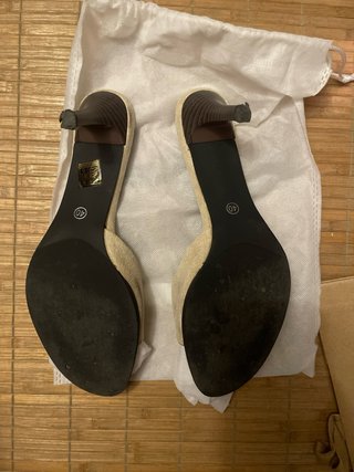 Sandalias tacón beige