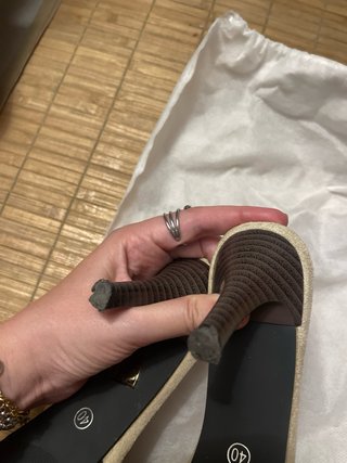 Sandalias tacón beige