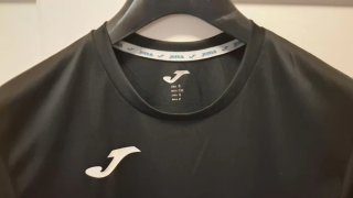 Camiseta deportiva Joma negra