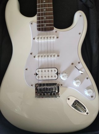 Squier Bullet Guitarra Eléctrica