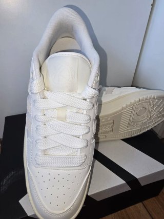 Adidas zapatillas Rapid Court Low W beige/blanco