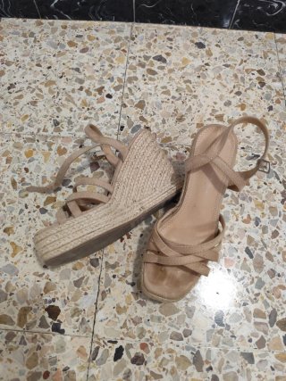 Cuñas de verano beige