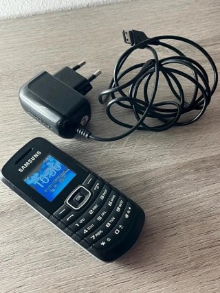 Samsung GT-E1080i Cellulare