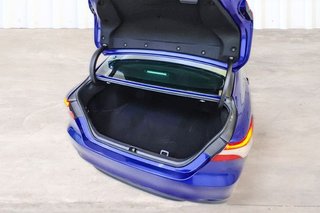 Toyota Camry 2.5 220H Advance
