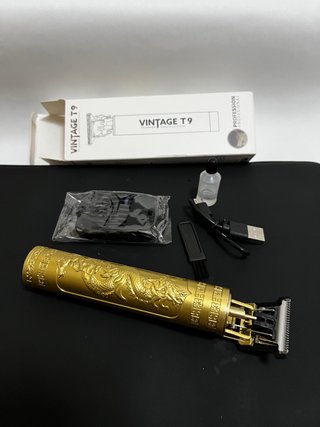 Máquina de aparar cabelo VINTAGE T9 Dourada