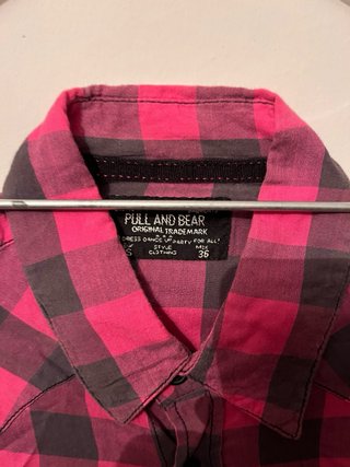 Camisa cuadros rosa y negra Pull and Bear