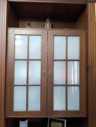 Mueble de salón madera oscura