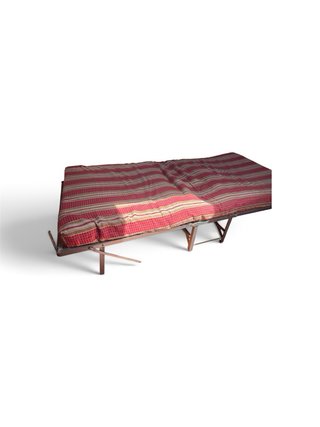 Cama plegable de metal con colchón